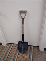 D handle garden shovel