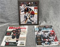 11 - LOT OF NHL SIGNED COLLECTIBLES (J95)