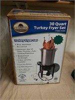 New 30 quart turkey fryer set