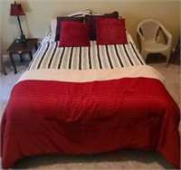 Very nice queen size bed set