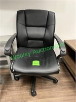 Black Adjustable Office Chair