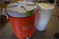 Rubber maid cooler & 3 gal bucket