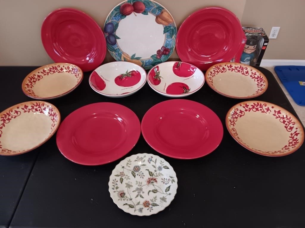 12 pieces plates and bowls