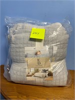 ELLEN DEGENERES King Quilt Set