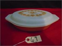 Pyrex Buttlerfly Gold Covered Divided Dish