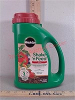 New bottle Miracle-Gro shake and feed fertilizer