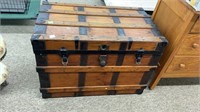 36x25x22’’ vintage chest
