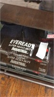 1 LOT EVEREADY DOUBLE AA BATTERIES (DISPLAY)