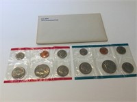 1979 P & D mint sets w/ Susan B dollars