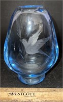 ART GLASS W/ETCHED BIRD DESIGN-SMALL VASE