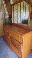 Dresser, Maple, 6 Drawer, 48"Wx32"Hx17.5"D, Good