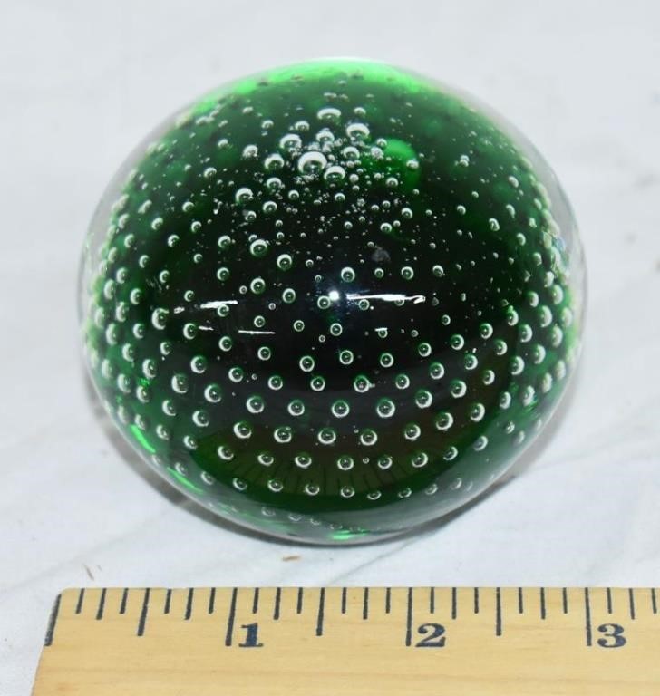 VINTAGE CONTROLLED BUBBLE GREEN GLASS PAPERWEIGHT