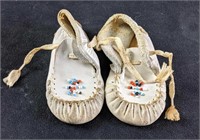 Baby Moccasins White Beaded Baby Moccasins