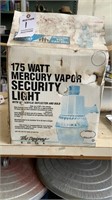 175 Watt Mercury Security Light New In Box