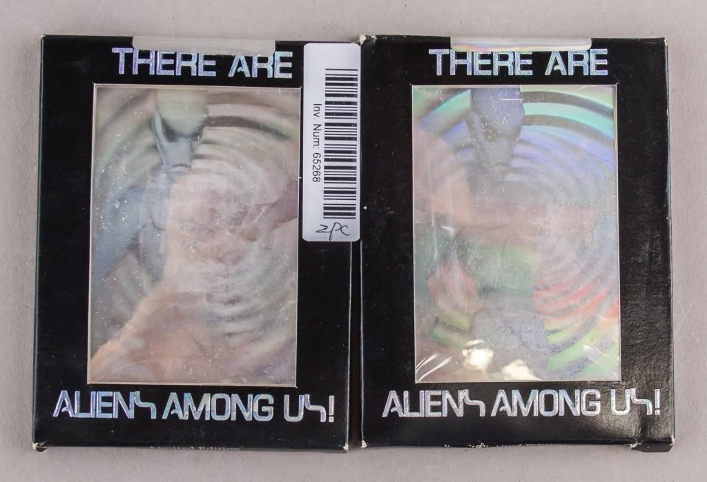 Fantasma Outsiders Report Holographic Alien Cards
