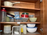 CONTENTS OF CABINET WITH VTG TUPPERWARE