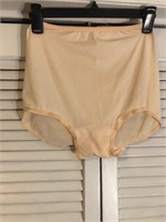 VINTAGE BALI PANTIES SIZE 8