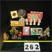 Group holiday 12 plus decorative items.