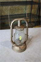 Oil lamp lantern