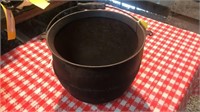 Erie #796 Cast Iron Pot w/Legs & Handle