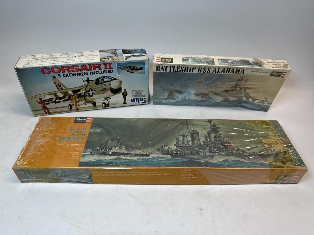 3 Model Plane & Ships