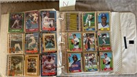403 - LOT OF COLLECTIBLE BASEBALL CARDS IN FOLDER