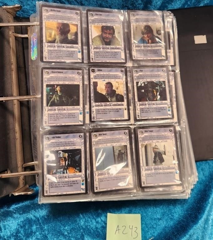 11 - STAR WARS COLLECTIBLE CARDS W/BINDER(A243)