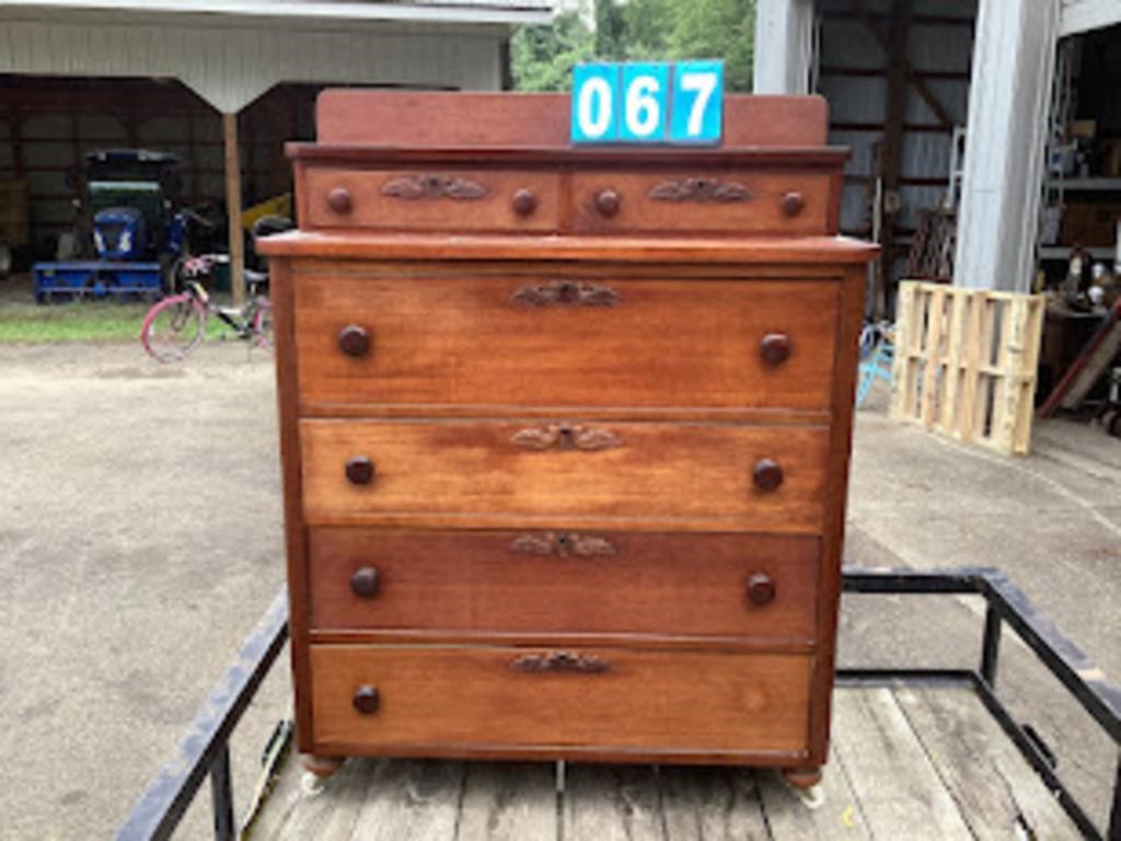 Dresser