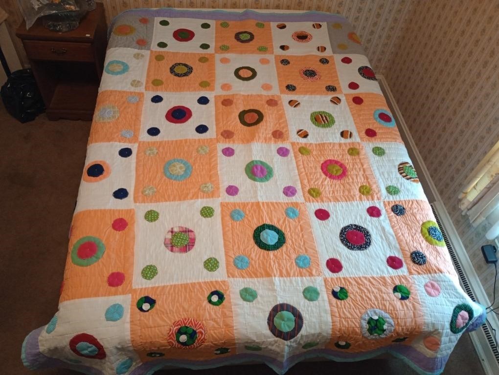 Groovy vintage hand and machine stitched quilt.