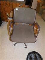 METAL CHAIR WITH BLACK PAD