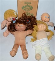 4 1980s Cabbaage Patch Dolls & 1 Shipper Box