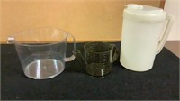 Liquid measuring cups and pitcher