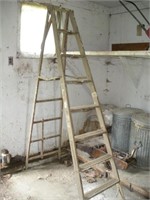 8ft Wooden Ladder - damaged