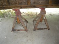(2) 7 Ton Jack Stands  21 inches tall (rusty)