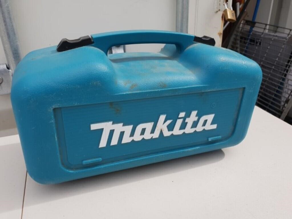 Makita B05041KX Random Orbit Sander