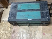 Vintage wooden trunk, dimensions are 32" x 19" x 1