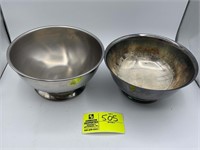 PAIR OF MISC 9IN SERVING BOWLS