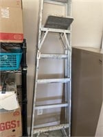 Aluminum step ladder 6 ft