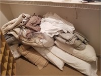Pillow & bed linens lot, including queen size