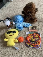 ASSORTED STUFFED ANIMALS