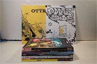 COMIC BOOKS - Graphic Novels - 8 Mixed Lot