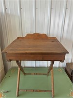 Vintage Folding Childs Desk ( NO SHIPPING)