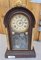 VINTAGE WOODEN MANTLE CLOCK