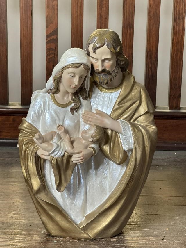 Holy Family Chalk Statue