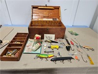 NICE vintage fishing tackle box & lures & picture