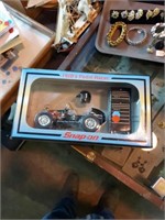 Snap-on die-cast pedal car w/toolbox