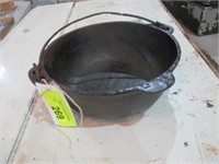 Wagner cast iron pot w/bale