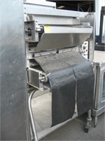 Conveyor oven