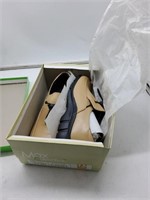 Max collection size 7.5 camel shoes