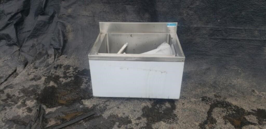 30"X 21" ICE BIN & LID W STAINLESS STEEL W/ D